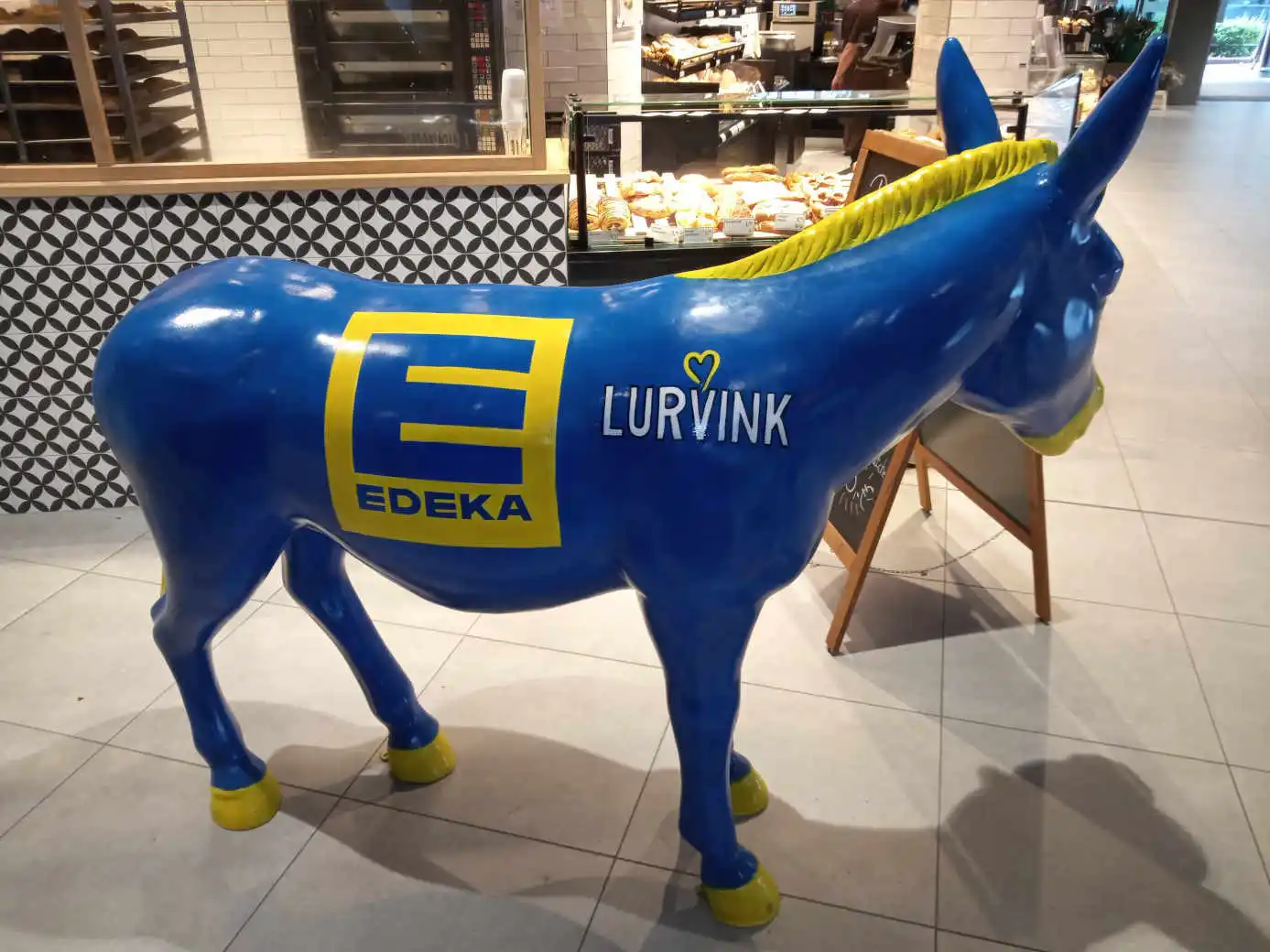 EDEKA-Esel im Mai 2023